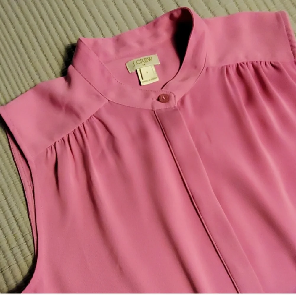 Women's J Crew sleeveless blouse - Picture 2 of 3